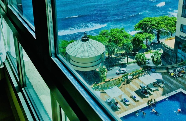 Caribbean Palace, Breakfast included for couple.