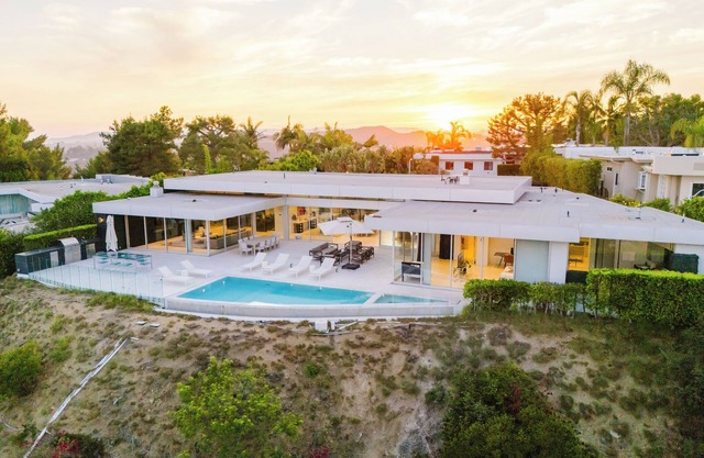 Carla Ridge View - Modern Contemporary Compound by Award Winning Architect
