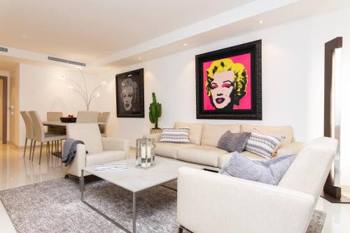 Carlton area : Luxury & new 2 beds/2 baths