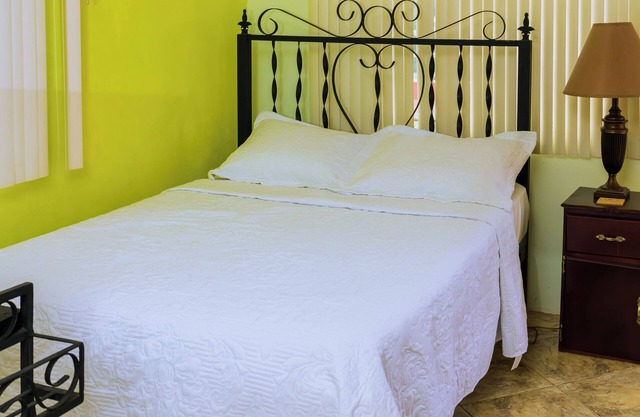 CARNIVAL ROOM