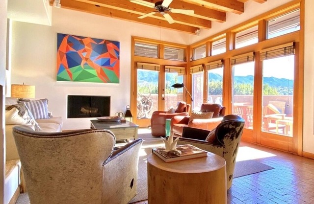 Casa Alta Vista - private, quiet, glorious views, 7mi to town