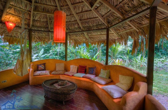 Casa Amarilla Jungle Home near Punta Uva Beach