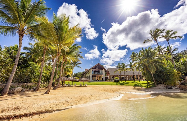 Casa Bahia: Casa de Campo’s only 12-Bedroom Ultra-Luxury Beachfront Villa