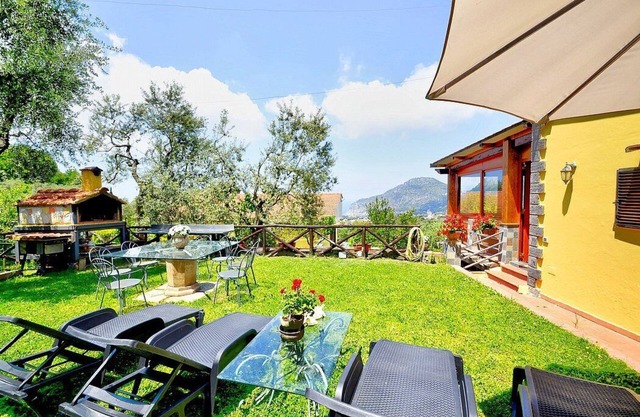 Casa Buondi: A welcoming independent house surrounded by the greenery, with Free WI-FI.