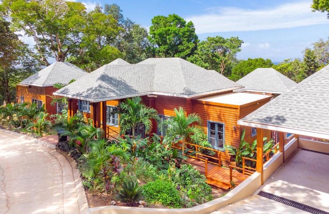 Casa Catarata home