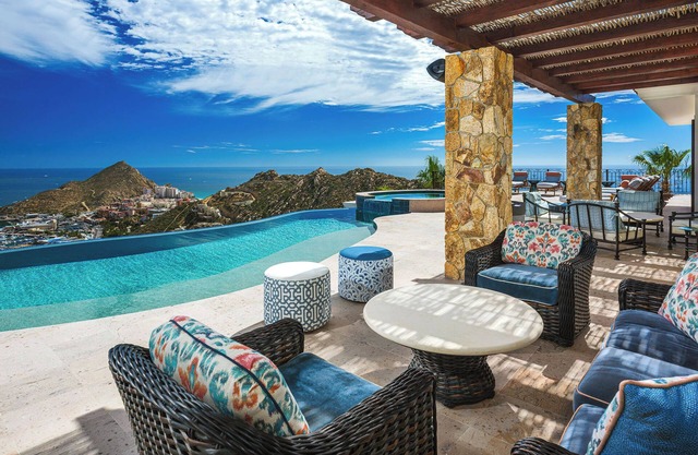 Casa Cielo Iconic property with spectacular views, great for big groups