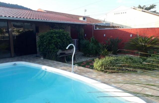 Casa com Piscina em Morrinhos/ Bombinhas -SC