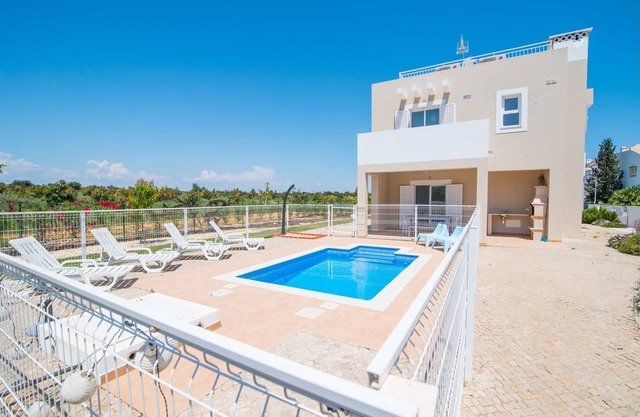 Casa das Árvores Villa V4 with private pool