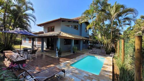 Casa em Itamambuca com piscina em frente a praia
