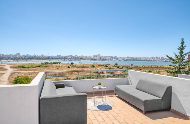 Casa Ferraguido - with private pool in Ferragudo