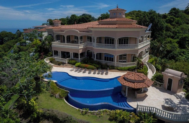 Casa Garmus - 10 bedrooms panoramir ocean views