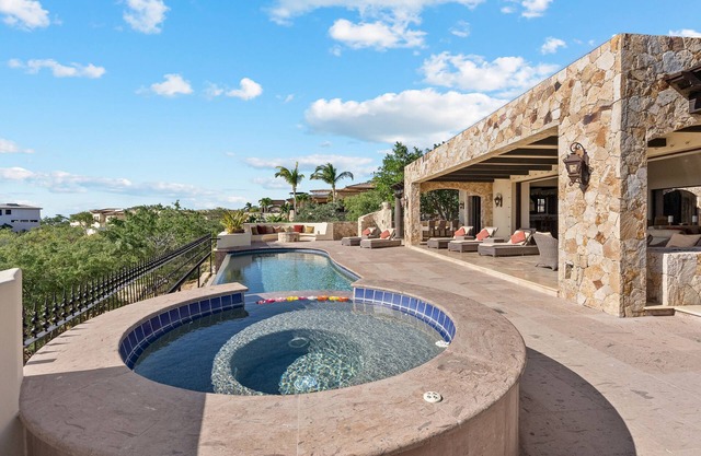 Casa Kay: Luxury ocean views, golf near PLC—Free Breakfast + Concierge Credit
