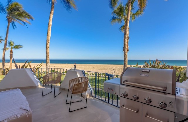 Casa Las Olas, Luxury Modern Ocean Front On The Beach!