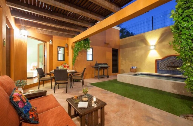 Casa Linda Summary: R
