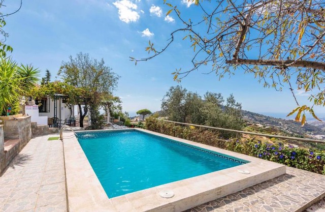 Casa Lola Sayalonga by Ruralidays