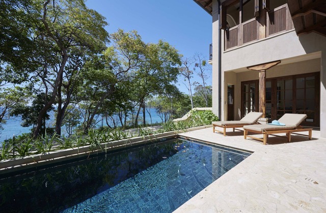 Casa Los Monos, and Oceanfront Villa With Pool & Beach Club Access