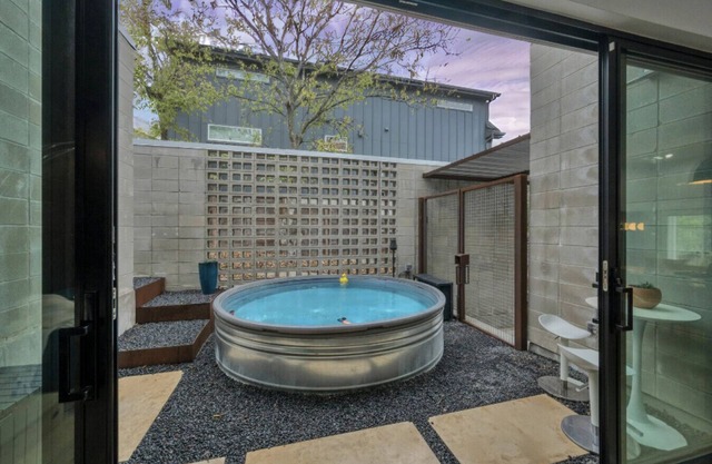 Casa Luna- Eastside Retreat w/Private Cowboy Pool