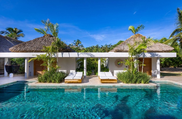 Casa Luna Edén by Luxe Haus™ – Butlered Villa, Staff, Pool, Jacuzzi, Golf Carts