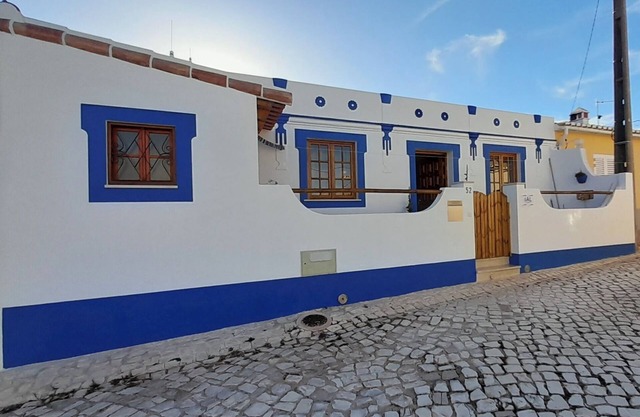 Casa Martins, Algarvian charm between the countryside and the sea.