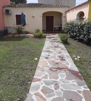 casa mirice in residence con piscina ,wifi,climatizzatore vicino al mare