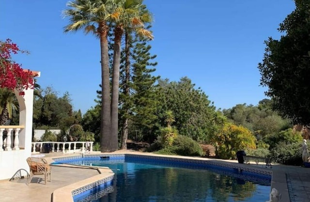 Casa, private outdoor space, garden, swimming pool, 5 min from the beaches