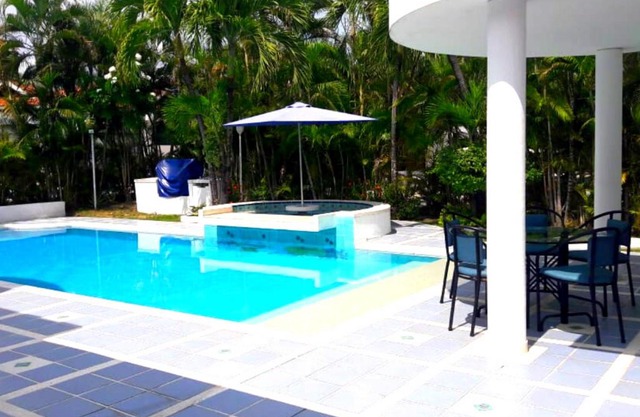 Casa Quinta con Piscina Privada en Condominio Campestre el Peñon