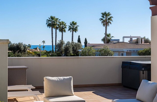 Casa Saudade, semidetached house with Jacuzzi near Ferragudo