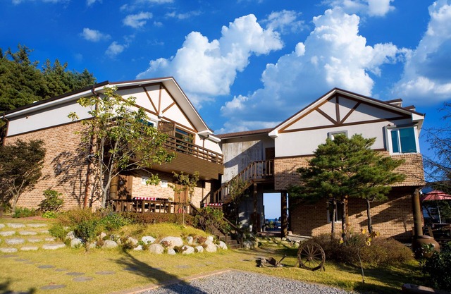 Casa Seorak Bed and Breakfast