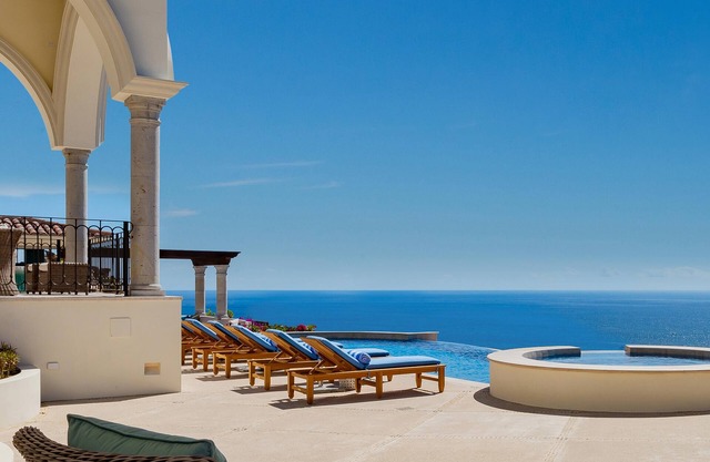 Casa Stella: Fully staffed Pedregal—Free Breakfast + Concierge Credit