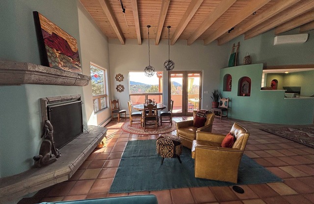 Casa Turquesa: Walk to Plaza, best mountain views close to Community Center