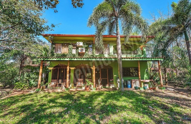 Casa Verde – 3BR Jungle Retreat in gated community of Tierra Pacifica