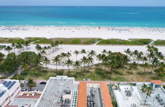 CasaGrandeSouthBeach by AmericanVacationLiving 6BR