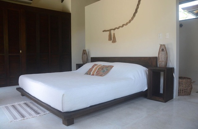 Casas de Agua, Villa Agua Verde. Natural walking trail to the beach.