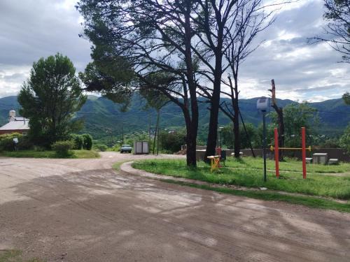 Casas HG-Desayuno sencillo entregado al check in-Pileta climatizada en predio a 2 kilómetros-Acepta mascotas bajo petición-Cochera para 1 auto