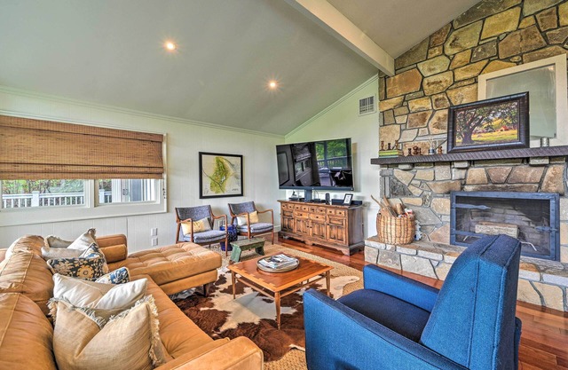 Cashiers Retreat w/Fireplace & Mtn Views!