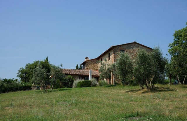 Casina di Arceno: Farmhouse Sleeps 6, shared pool - Stunning views