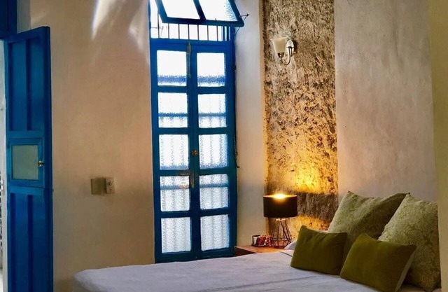 Casita de la 12 5 min a centro Campeche ideal para 2 ó 3 personas Cocina con estufa de inducción, microondas y refrigerador