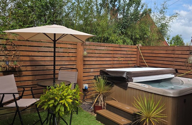 Casita Lodge | Peaceful Couples Escape w/Hot Tub