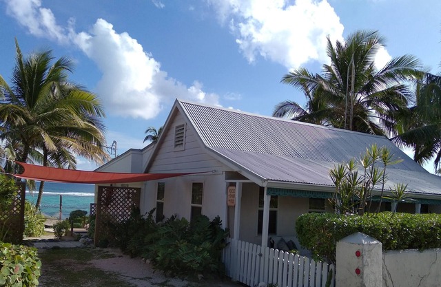 Castaway by the Sea - Cottage - "Private" Beach Getaway