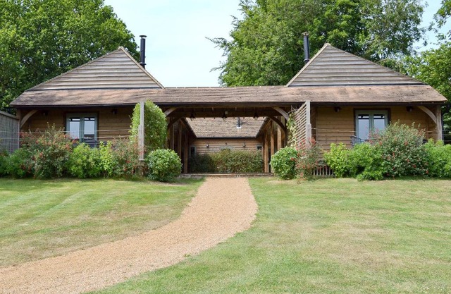 Castlemans Stables West
