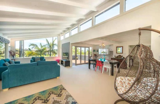 Castor bay holiday house