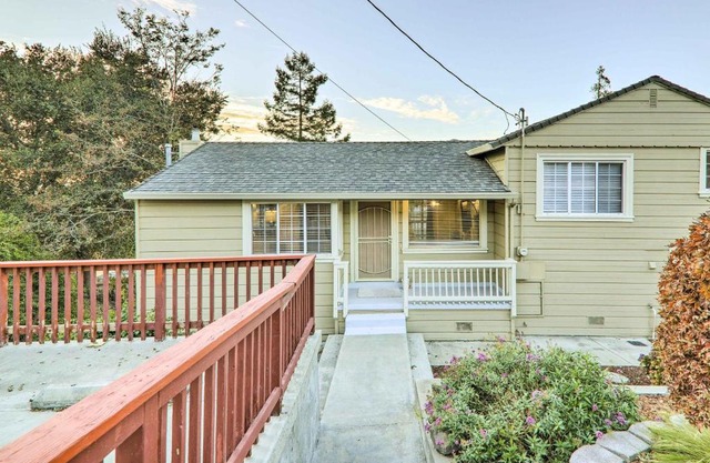 Castro Valley Home with Bay Area Views!