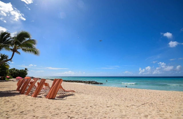 Casual St. Lawrence Gap apt near beach - Terraces 104
