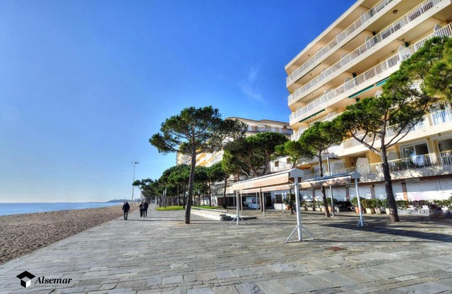 Catalunya Apartament per 4 persones en edifici del passeig marítim amb vistes sobre la Vall d'Aro