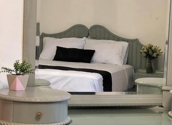 CAYETANA JAUS MERIDA ELEONOR'S ROOM PASEO MONTEJO
