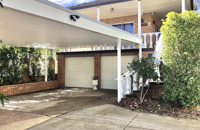 CBD location, walk everywhere 10 mins to vineyards