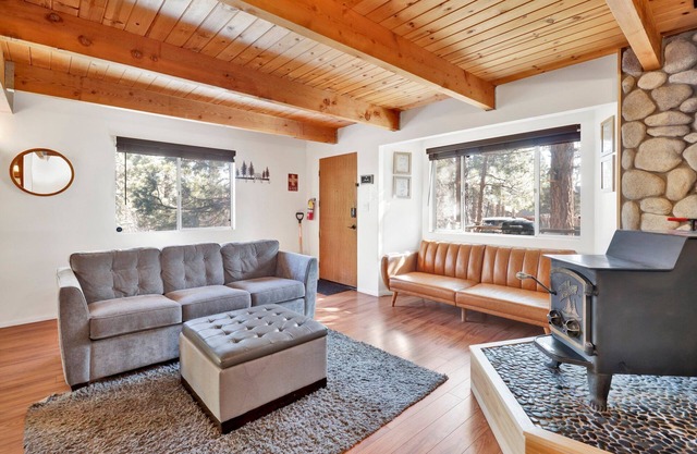 Cedar Chalet- Sugarloaf Retreat w/Hot Tub