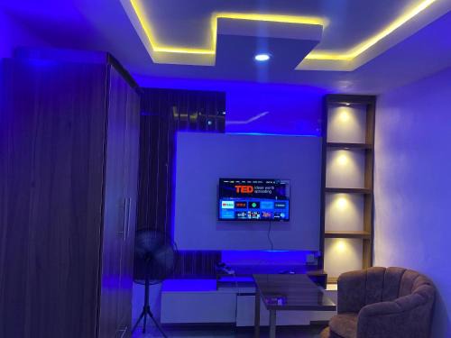 Cee&Tee ABK 1BEDROOM -247Electricity - Solar Inverter AC in bedroom
