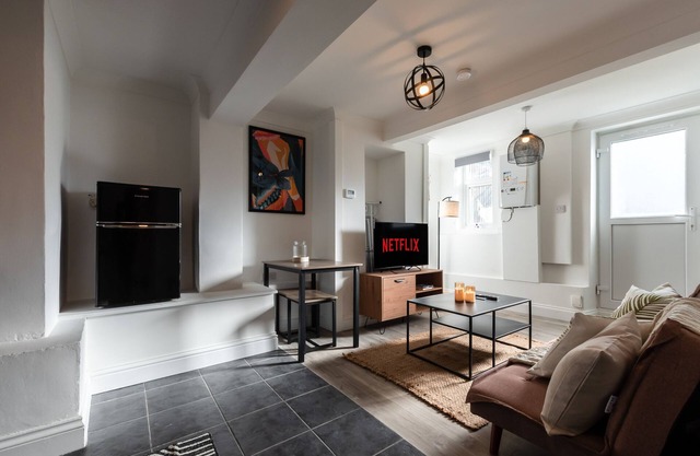 Central - 81a Dale Road