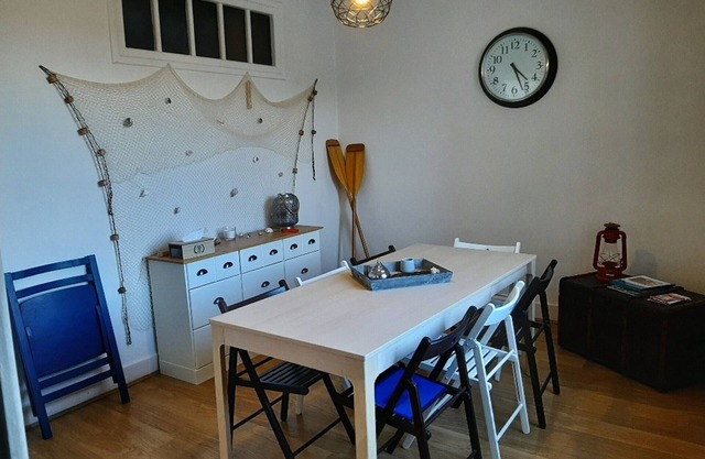 Central Apartment in Hendaye – Bright, Cozy, Near Shops, 2 Bedrooms, Free WiFi